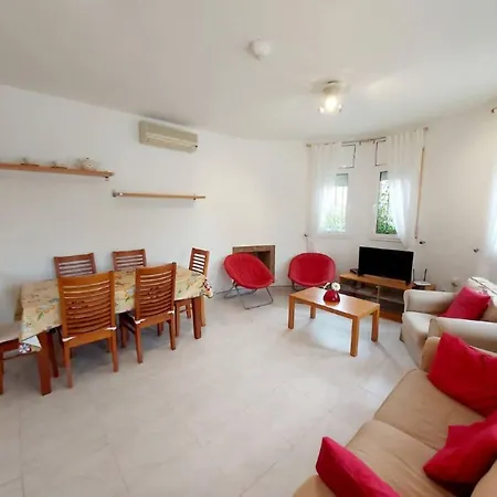 Villa Agreable A Ametlla De Mar Pour 6 Personnes Avec Piscine Privee Repartie Sur Un Seul Niveau - Hisp-217-236 *